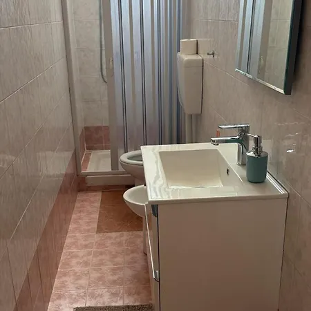 Molinette Apartment, Wi-fi & Comfort, Metro Carducci Apartmán